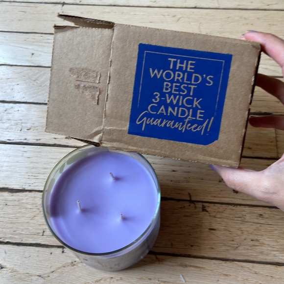 Bath & Body Works 14.5 Oz Spring Plum & Blackberries Scented Candle - Picture 4 of 5